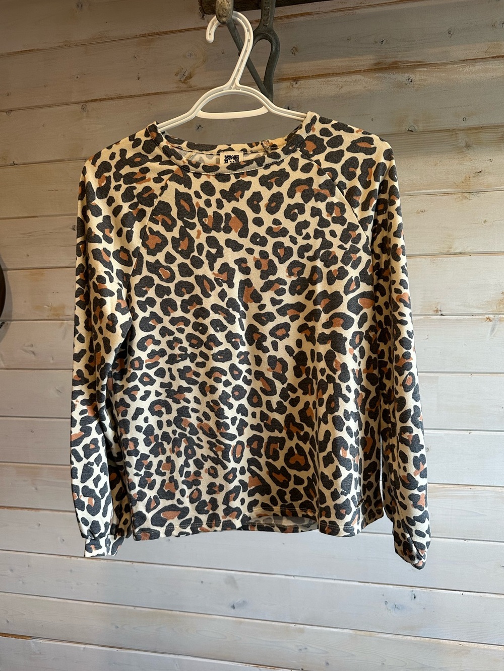 Anne Klein | Leopard Print Long Sleeve Top